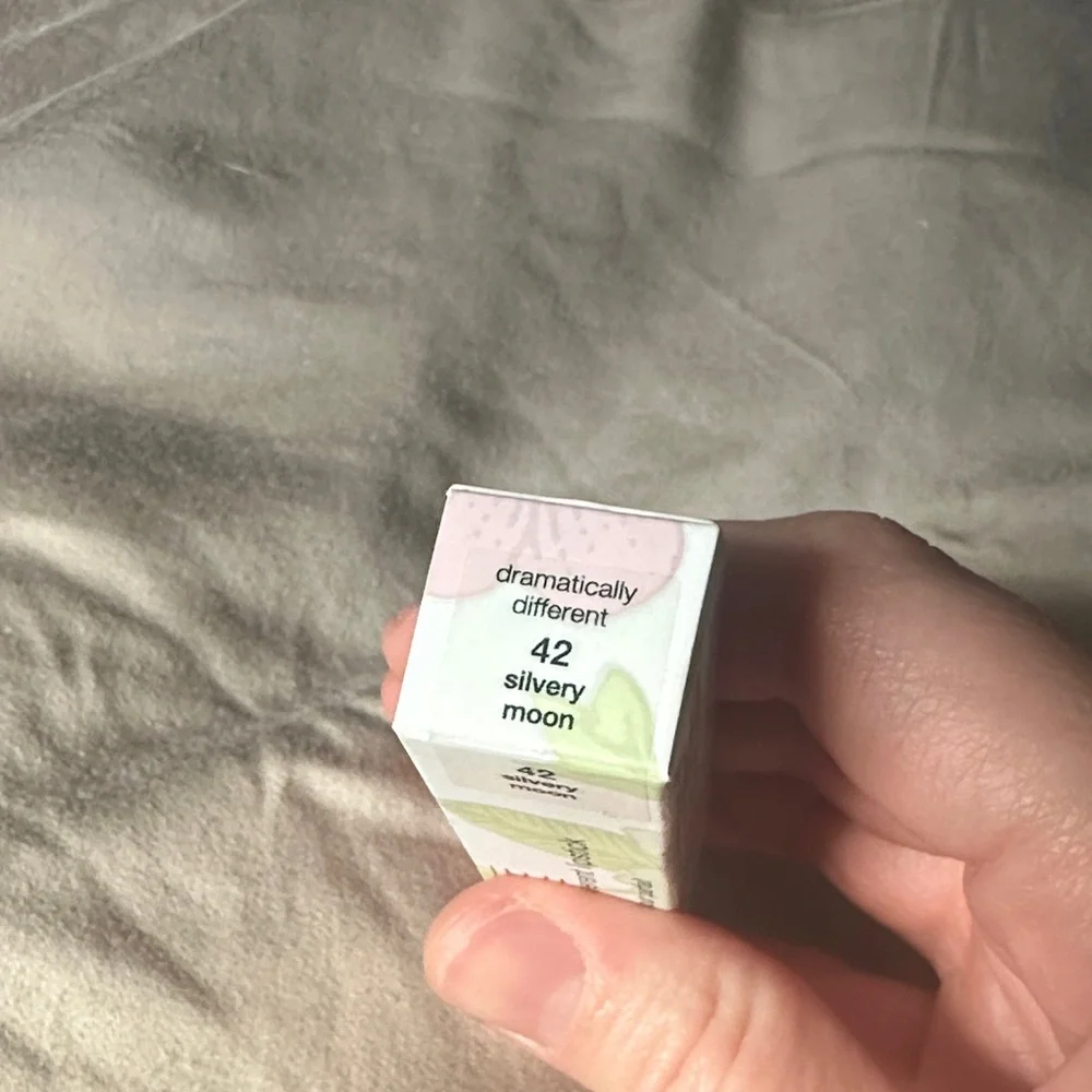 Clinique Shaping Lip Colour - Silvery Moon - Picture 2 of 5